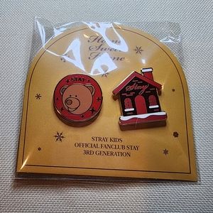 Stray Kids membership pins